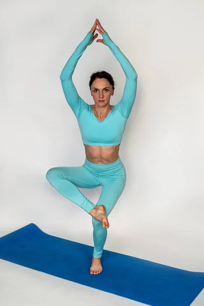 Mujer Ropa Deportiva Pose Yoga Flexible Para Estiramiento Salud Las — Foto de Stock