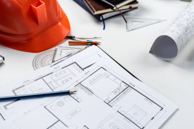 Ofis işyerindeki sabit şapkalı ve aletli konut projesinin planları. Yapı kavramları