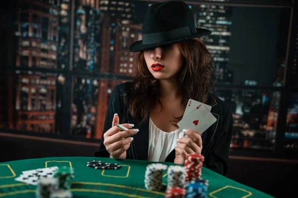 Woman Hand Takes Poker Cards Poker Table Risky Bets Poker — Stockfoto