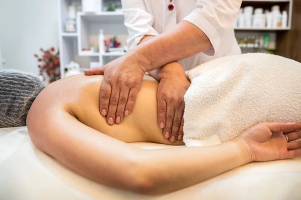 Specialist Female Therapist Makes Cellulite Massage Back Female Client Spa — 스톡 사진