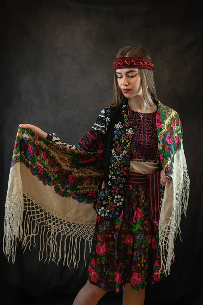 Beautiful Woman Ethnic Vyshyvanka Embroidered Blouse Folklore Clothes Carpatian Region — Stock Photo, Image