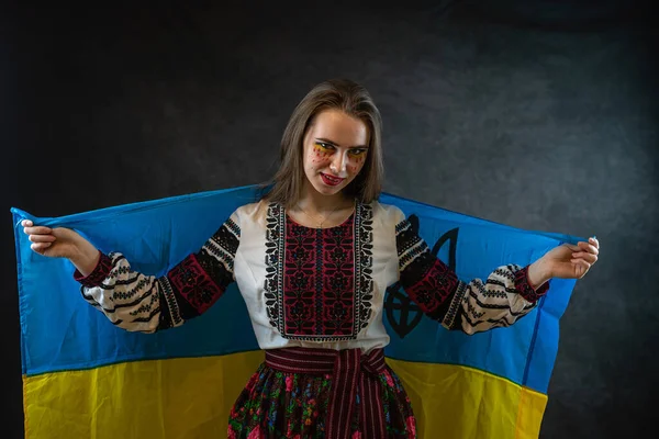 Elég Szomorú Ukrán Viselnek Nemzeti Ruha Ruhák Zászló Támogatom Ukrajnát — Stock Fotó