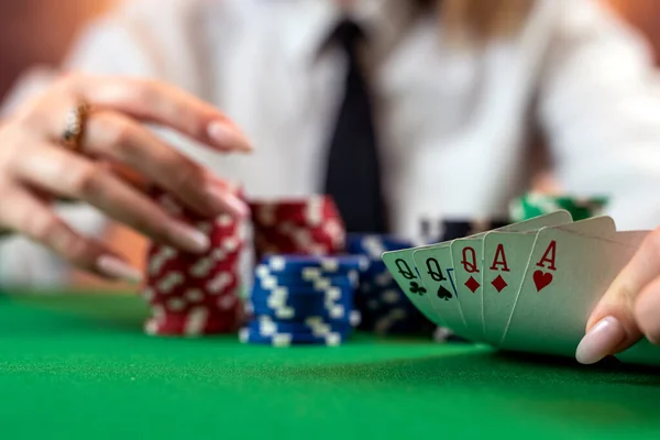 Woman Hand Pile Poker Chips Poker Table Risky Bets Poker — Stok fotoğraf