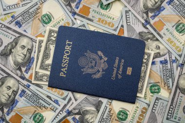 Amerikan pasaportu bize dolar parasıyla. ABD belgesi. Seyahat