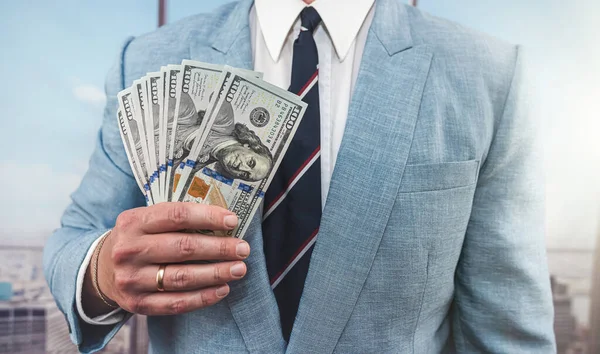 Κλείστε Χαρτονομίσματα Των 100 Δολαρίων Αντρικά Χέρια Επιτυχημένος Επιχειρηματίας Που — Φωτογραφία Αρχείου