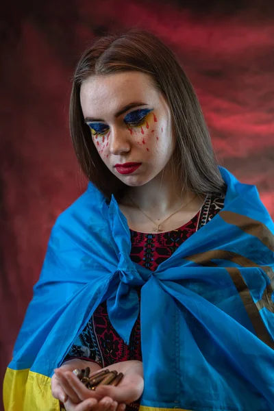Ritratto Bella Donna Ucraina Patriota Ricamo Nazionale Abbigliamento Con Richiesta — Foto Stock