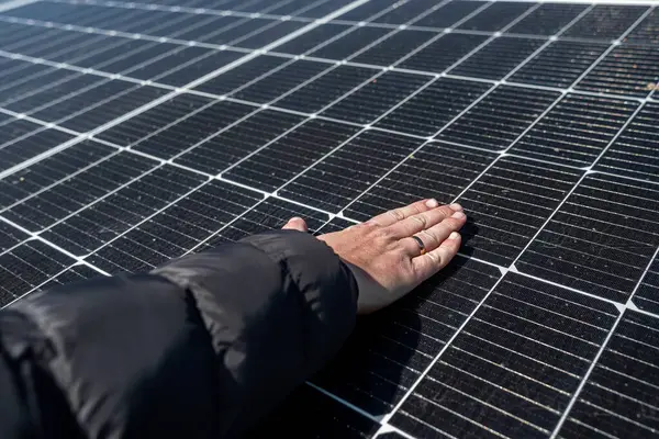Close Young Engineer Hand Checking Performance Sun Cleanliness Photovoltaic Solar — Stock Photo, Image