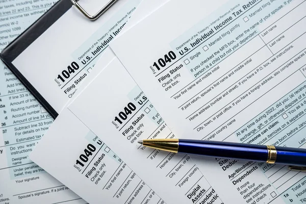Cloeup 1040 Federal Income Tax Return Form Pen Tax Time — Fotografia de Stock