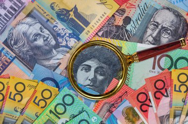 Renkli büyüteç Avustralya banknotları, finansal konsept. AUD Para