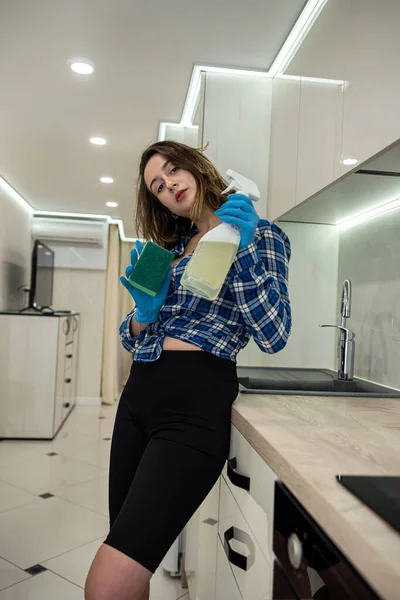 Attractive Girl Standing Shirt Posing Kitchen Using Detergents Beautiful Young — Foto de Stock