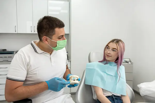 Examination Dentist Treating Female Patient Who Came Him Complaints Woman — Stock Photo, Image