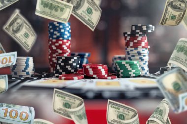 Kumarhanedeki poker fişleri, yağmur parası kazanmak için büyük bir şans. Kumar konsepti
