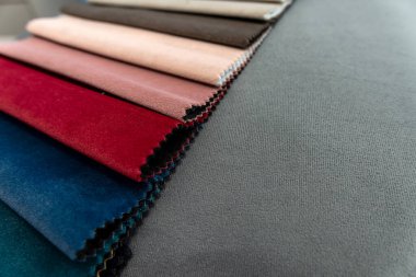  Yeni kanepe için farklı renkte doku örnekleri. Mobilya ve iç mekanlar için malzeme 