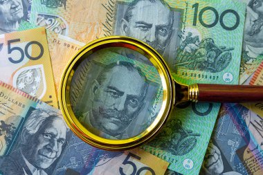  Avustralyalı para birimi Aud. Yargıcın çekicine Avustralya parası. Adalet ve para kavramı 