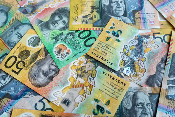  50 и 100 австралийских или австралийских валют. Модель AUD, как финансовый фон