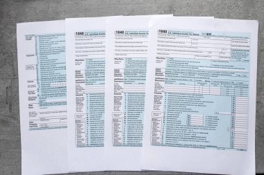 1040 boş vergi formu ABD bireysel gelir beyannamesi masada. Son teslim tarihi, vergi mevsimi