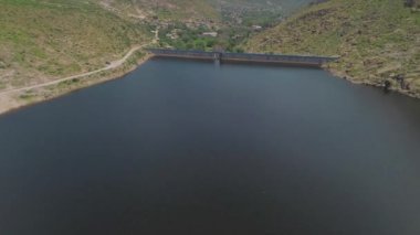 El Potosino Barajı, San Luis Potosi Doğal Alanı, Dağlı ve Yeşil Arazili Güzel Hava Manzarası, Kentsel Alanı olmayan
