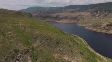 El Potosino Barajı, San Luis Potosi Doğal Alanı, Dağlı ve Yeşil Arazili Güzel Hava Manzarası, Kentsel Alanı olmayan