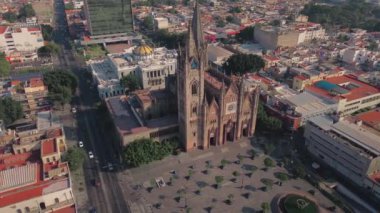 11 19 2024 Guadalajara Jalisco Kutsal Ayin hava aracı görüntüsü, turizm alanı, tatil yeri, insan yok, şehir merkezi.