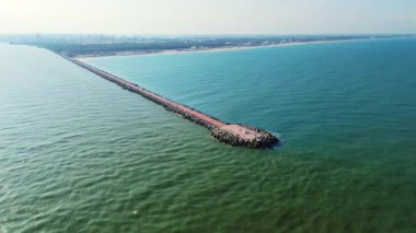 Tampico, Madero, Tamaulipas 'taki Miramar Sahili iskele noktası, tatlı ve tuzlu suyun çarpışma etkisi olan bir turistik bölge..