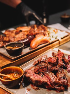 Arjantin et lokantasında nefis et parçaları.