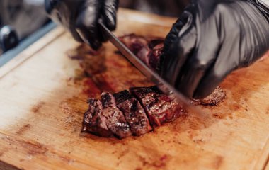 Tahtada harika Arjantin eti var.