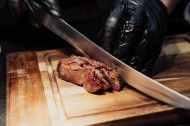 Tahtada harika Arjantin eti var.