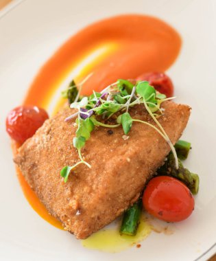 Anasonlu havuç reçelli çıtır somon.