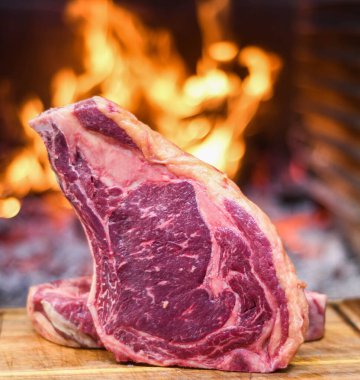 En kaliteli Arjantin bifteğinin ham kesimi..