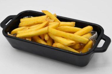 Bir porsiyon tuzlu patates.