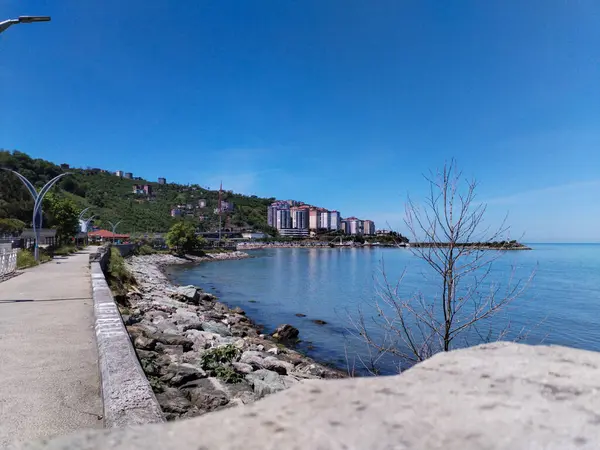 Doğal sahil deniz şehri manzarası