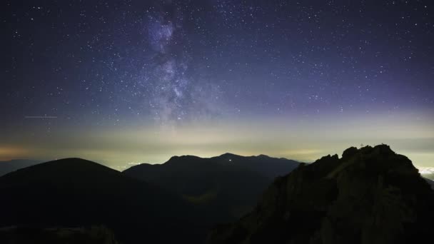 Αστέρια Του Γαλαξία Μας Κινούνται Πάνω Από Τους Λόφους Από — Αρχείο Βίντεο