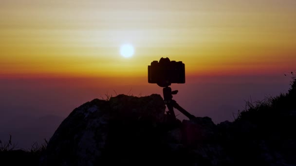 Lapso Tempo Câmera Silhueta Colorido Pôr Sol Tripé Imagens Alta — Vídeo de Stock