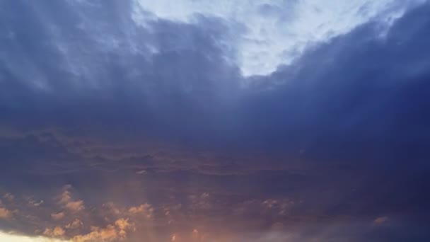 Kleurrijke Zonsopkomst Zonsondergang Blauwe Hemel Met Pastel Roze Wolk Goudgeel — Stockvideo