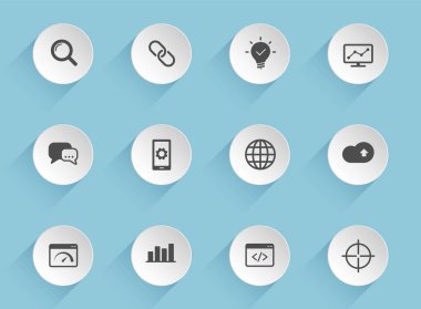 Mavi arka planda şeffaf gölgeler olan yuvarlak kağıt çemberlerdeki seo vektör simgeleri. Web, mobil ve kullanıcı arayüzü tasarımı için seo stok vektör simgeleri