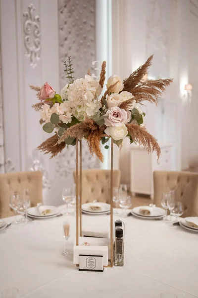Boho Hochzeitsdekor Hochzeitsdekorationen Mit Getrockneten Blumen Floristik Und Kerzen Boho — Stockfoto