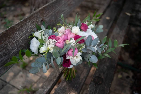 Wedding Bouquet Composed Roses Ozothamnus Freesia Eucalyptus Pink Bridal Bouquet — Foto de Stock
