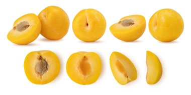 Beyaz arka planda sarı erikler var. Taze BIO meyveleri. Sarı meyveler.