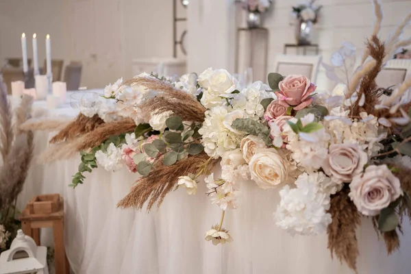 Romantic Boho Main Table Wedding Decor Newlyweds Banquet Dried Flowers — Stock Photo, Image