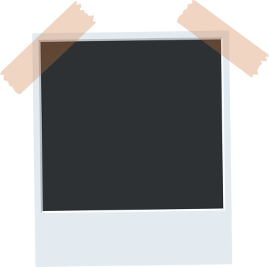 Beyaz kenarı ve boş alanı olan klasik bir fotoğraf çerçevesi kişisel anıları çağrıştırıyor. Üzerinde kırsal görünümlü bant ile korunmuş, sıcaklığı ve sevgi dolu anları çağrıştırıyor. Nostaljik bir dokunuş için mükemmel..