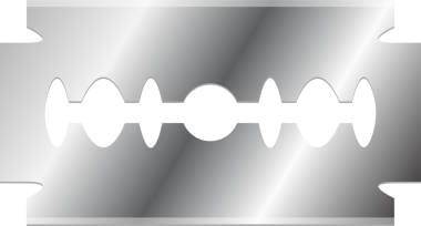 Jilet, keskin kenarlarını vurgulayarak metalik bir parıltıyla parlar. Siyah arkaplan aracın basit ama etkili tasarım ve işlevselliğini vurgular.