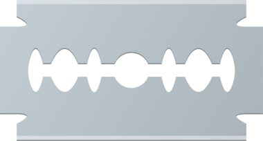 Bu resim, açık gri metalik dokuya ve tıraş verimliliği için birden fazla siyah kesiklere sahip çift kenarlı tıraş bıçağının yakın çekimini gösteriyor. Güvenlik ve keskinlik.