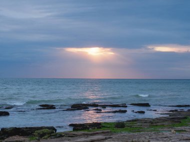 Audresselles ve Ambleteuse arasındaki deniz kıyısında. Manş Denizi 'nin suları, La Manche Kanalı. Fransa.