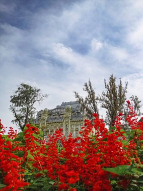 2022 yazında Derybasivska Caddesi 'ndeki Ukrayna Oteli' Moskova 'da.
