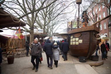 Amsterdam, Hollanda - 17 Aralık 2022: Amsterdam 'da Geleneksel Noel Fuarı