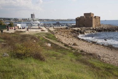 Güzel Akdeniz şehrinde gezinti