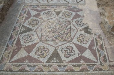 Yunanistan 'daki antik binada mozaik tabanı