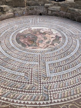 Yunanistan 'daki antik binada mozaik tabanı