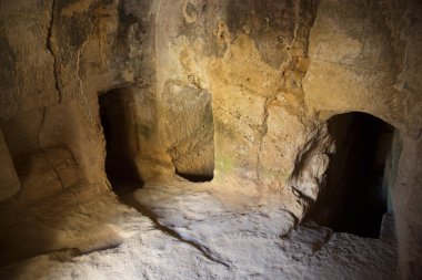 Yunanistan 'daki antik şehir mağarası