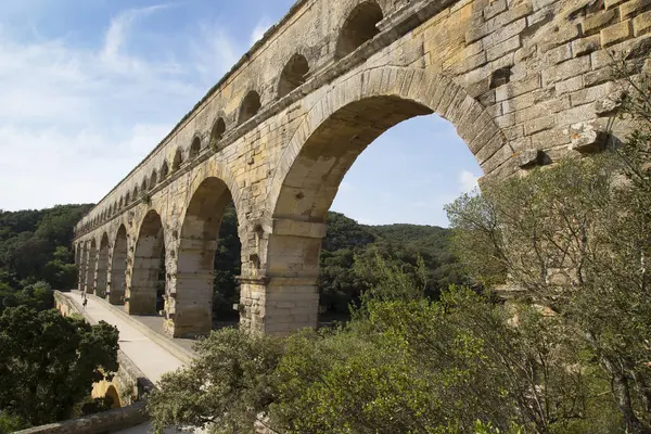 Das Antike Römische Aquädukt Pont Gard Und Die Viaduktbrücke Die — Stockfoto